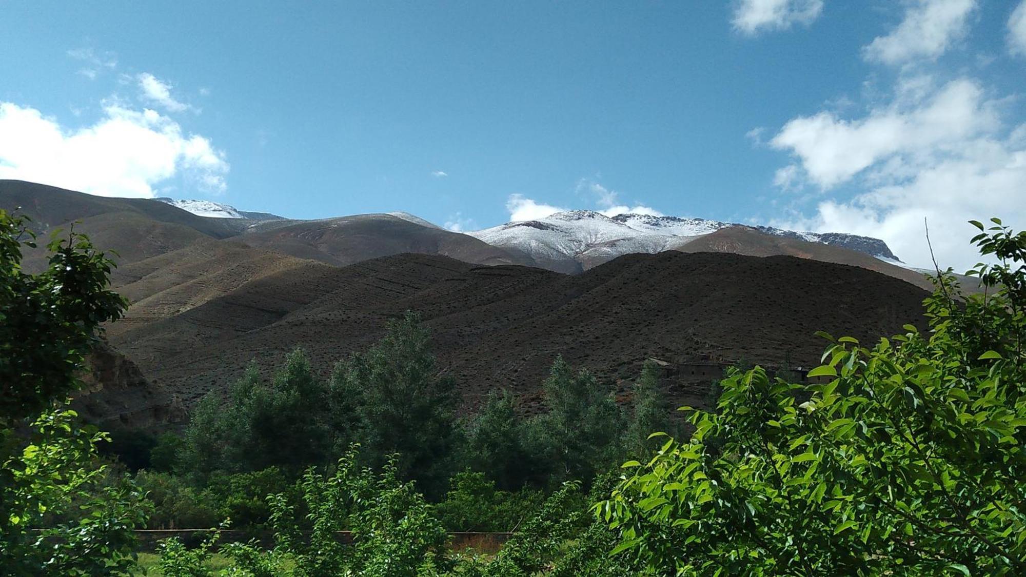Berbere De La Montagne Hotel Imdiazene Bagian luar foto