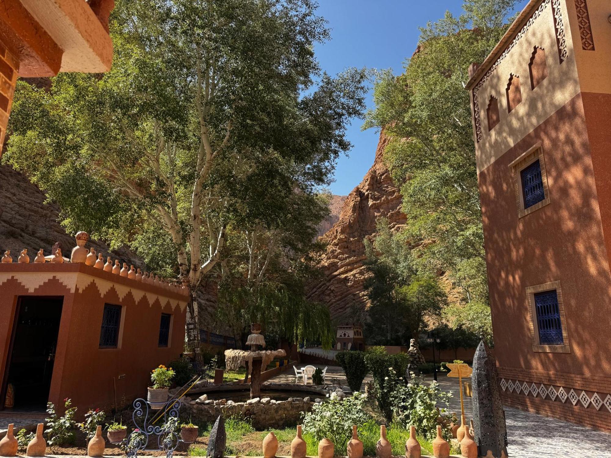 Berbere De La Montagne Hotel Imdiazene Bagian luar foto